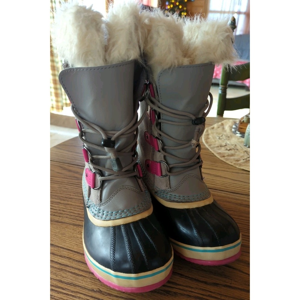 Girls Size 4 Sorel Gray Suede / Black Rubber Pink Calf Winter‎ Boots Faux Fur
